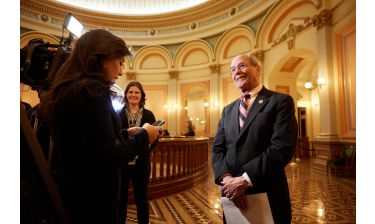 Sen. Niello discusses legislation with reporters
